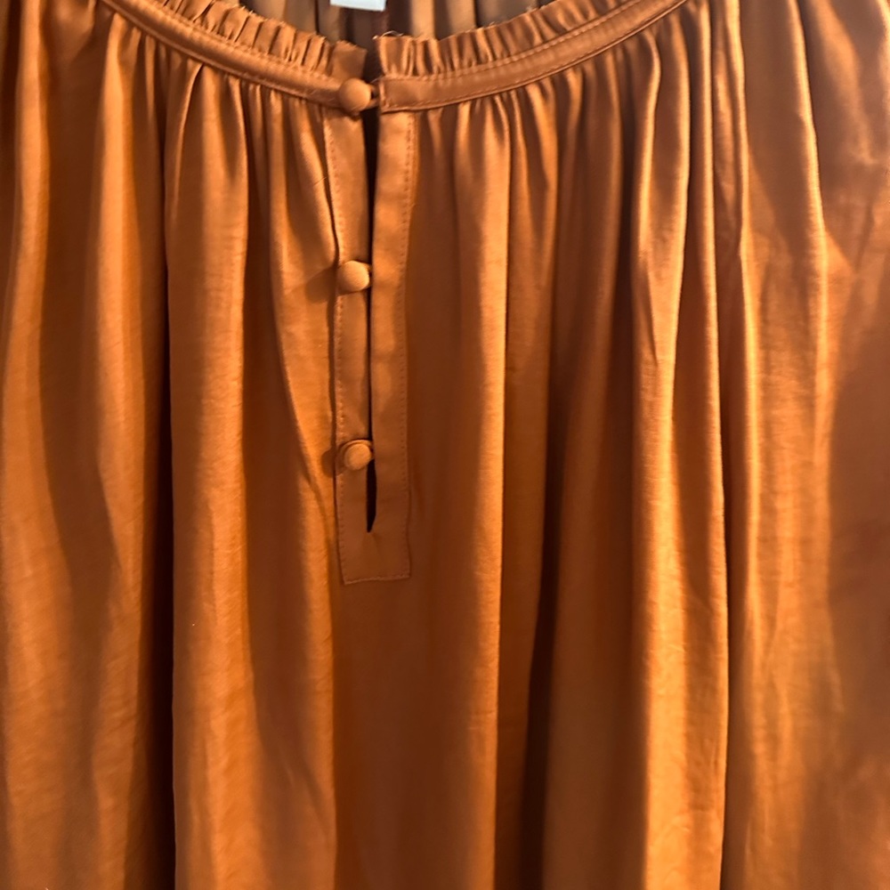 14th and Union Ladies tunic long sleeve button front rust brown pullover
